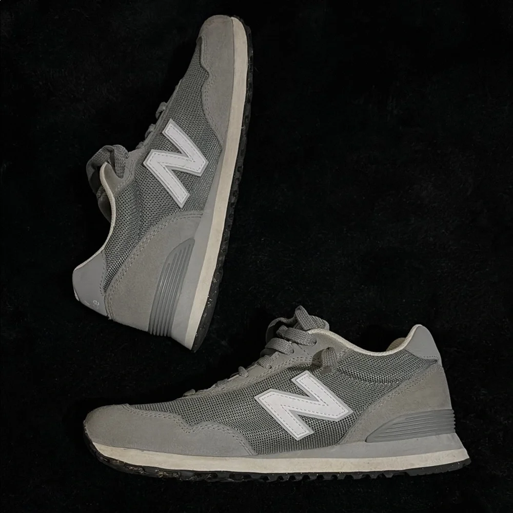 New Balance Men's Gray Sneakers - Picture 4 of 6